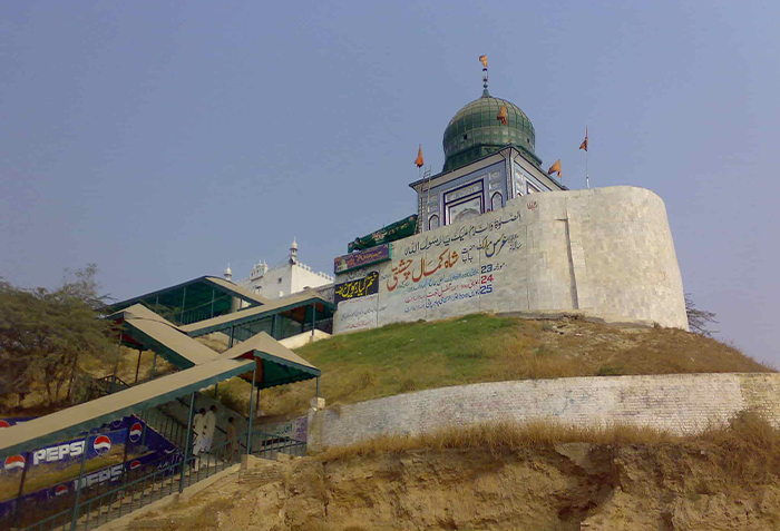 Shrine Of Baba Kamal Chishti in Kasur